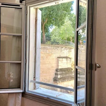 Apartamento 37m2 2 Etage Sur La Place Canourgue Ecusson *